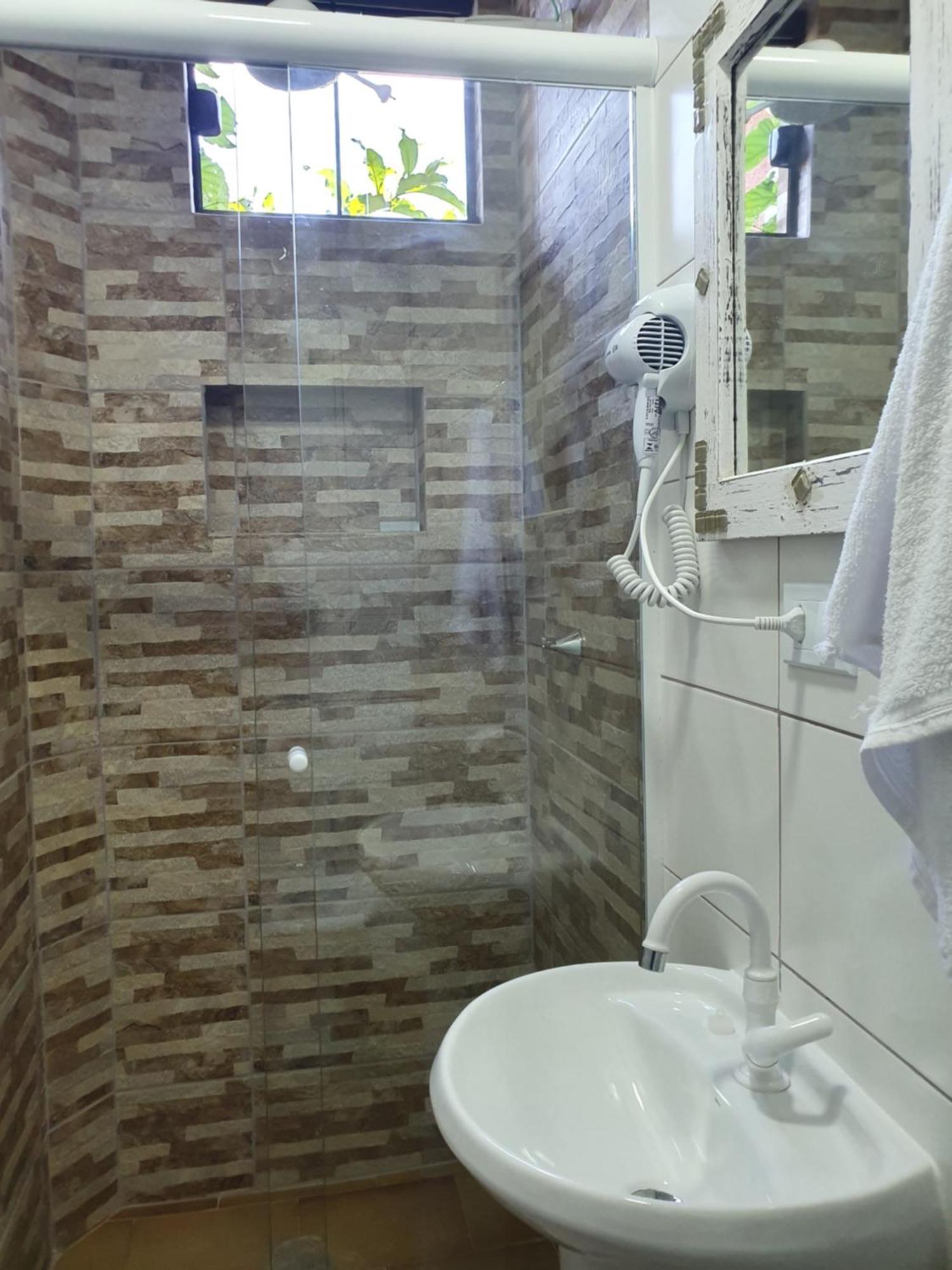 Pousada Mar E Moto Guaratuba Habitación foto